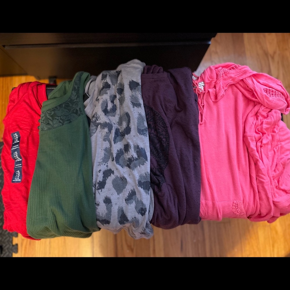 Bundle of 5 tops size xl/1x